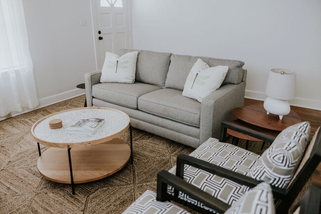 Photo - 309 E Lexington Ave