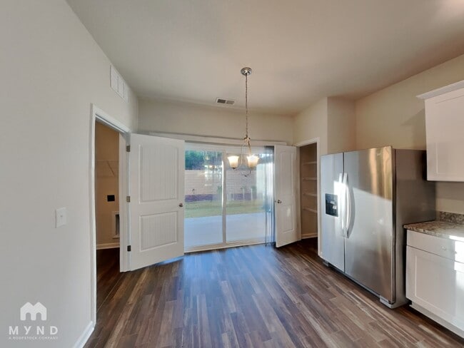 Photo - 250 Yorktown Ln