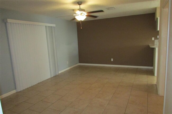 Photo - 1611 Chippawa Ln