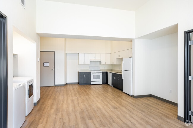 Alternate 2BR, 1BA - 940SF - Kitchen / Living Room