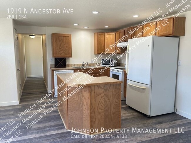 Photo - 1919 N Ancestor Ave