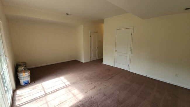 Photo - Spacious, Large, Luxury 3 Bedroom End - Unit Townhouse in Hockessin, Delaware