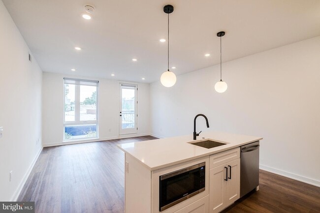 Photo - 5904 Germantown Ave Unit 202