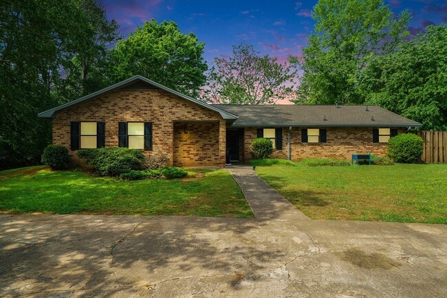 Building Photo - Park East Unit 104 Oak Park Court (Duplex)