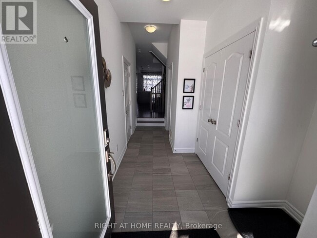 Photo - 231 Osterley Wy