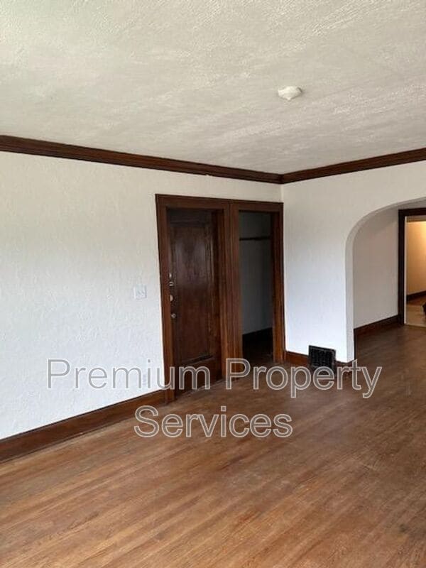 Photo - 2219 11th St