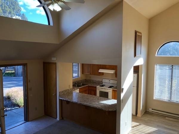 Building Photo - 2008 NE Patterson Ct