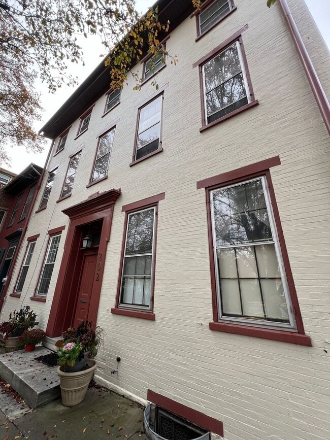Photo - 202 E Main St Unit Apt 4