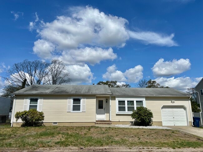 Building Photo - 944 Longboat Ave