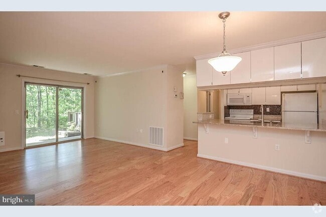 Building Photo - 18300 Streamside Dr Unit 103 Rental