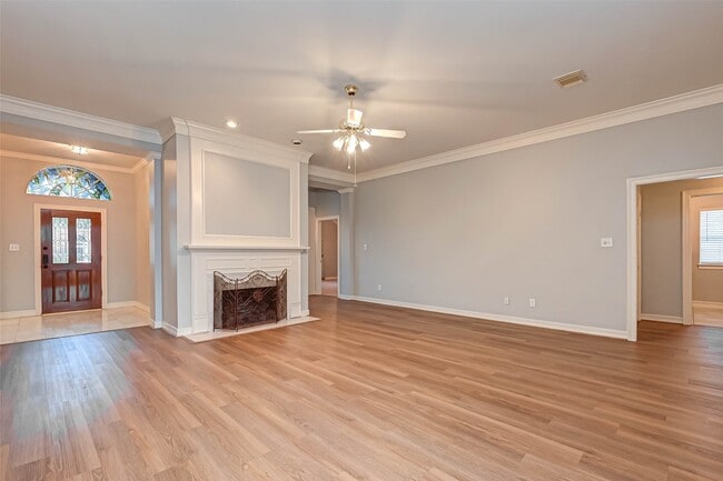 Photo - 4502 Devonshire St