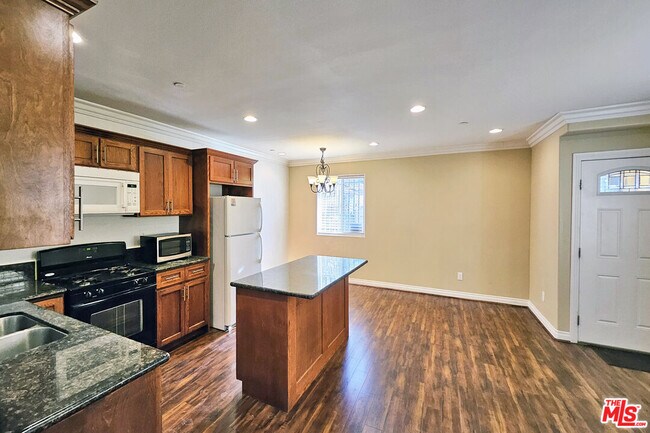 1434 1/2 Ricardo St