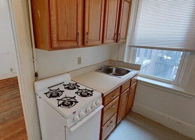 Building Photo - 27 Symphony Rd Unit 14R Rental