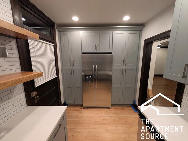 Photo - 2626 W Devon Ave Unit 201