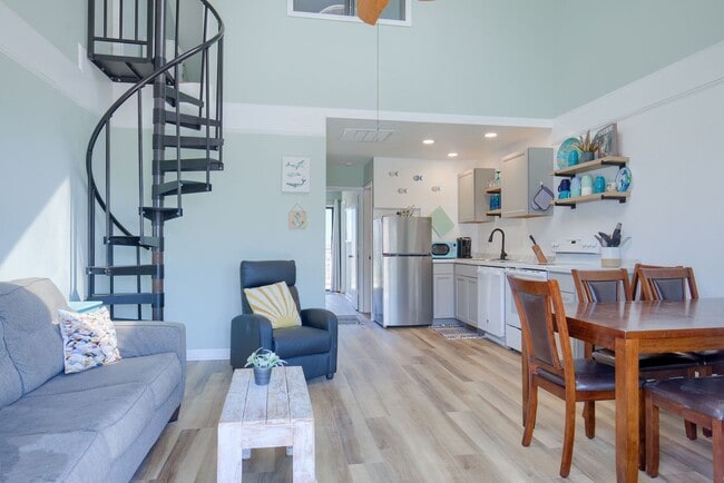 Photo - FURNISHED OFF-SEASON MONTHLY RENTAL-STARTI...