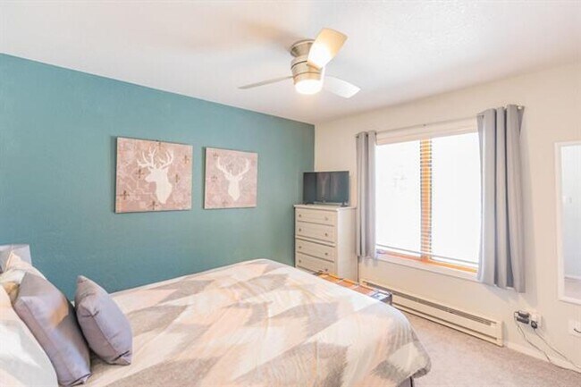 Photo - 2 Bedroom, 2 Bath Townhouse - Fully Furnis...