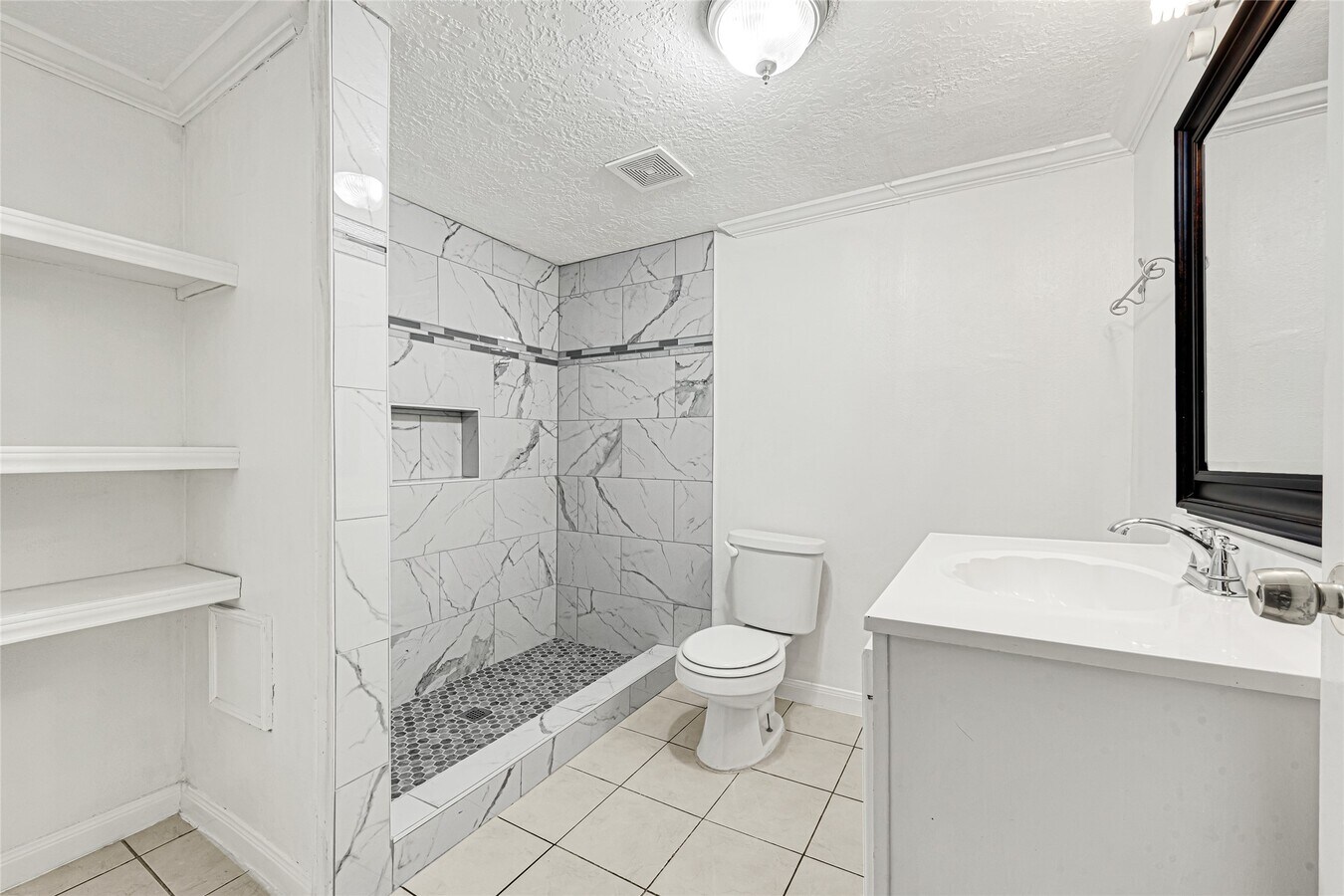 Photo - 8004 Mendez St
