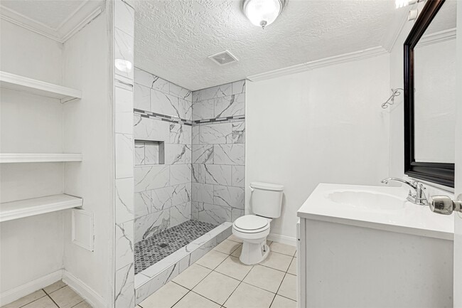 Photo - 8004 Mendez St