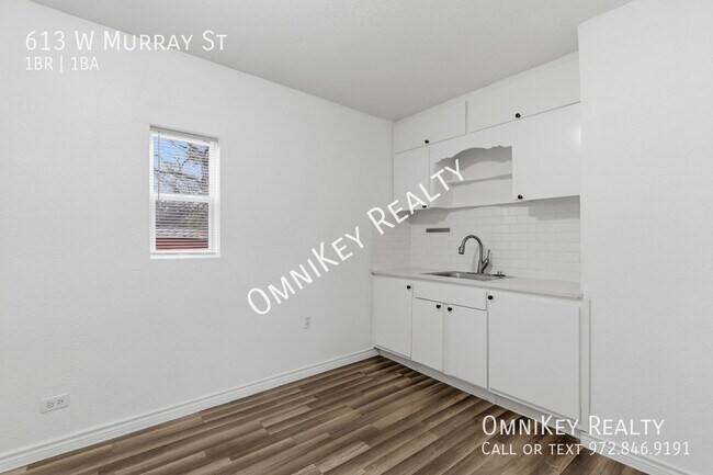 Photo - 613 W Murray St