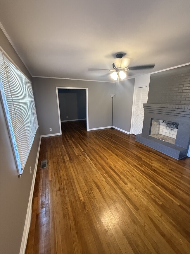 Photo - 405 Lamar St