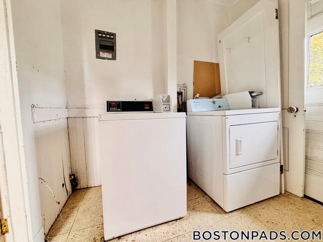 14 Hammondswood Rd Unit 2