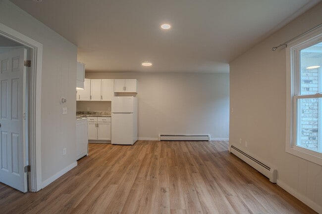 Photo - 133 N Main St Unidad 2