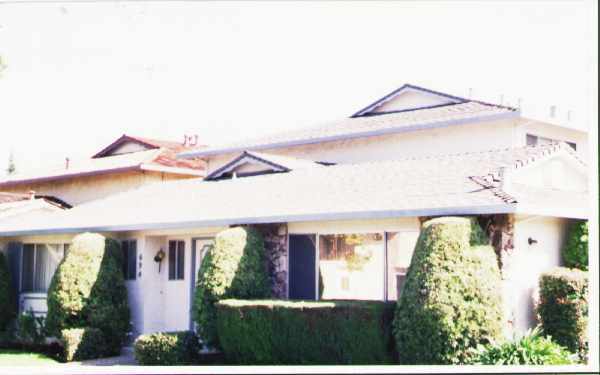 Photo - 694 Rebecca Way