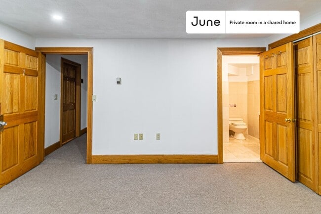 Photo - Room in Shared 5 bed/2 bath home Unit D