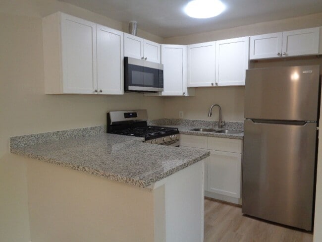 Photo - 1411 N 33rd St Unit #4
