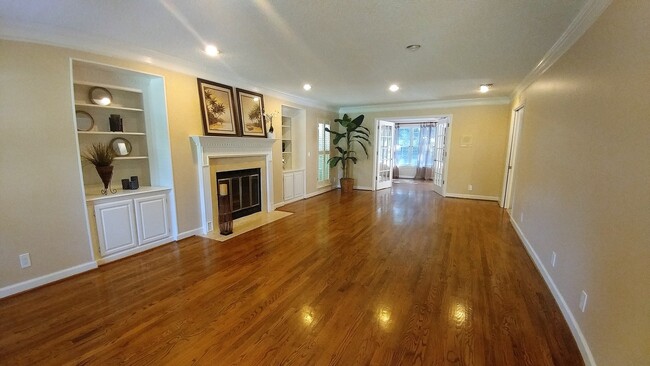 Photo - Large Executive Beauclerc Pool Home