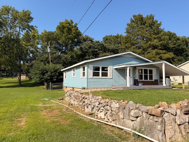 2004 Dunklin St