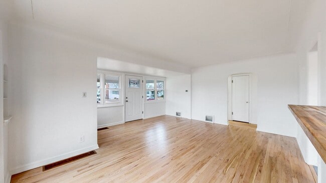 Photo - Lovely 3 bed/2 bath home w/2 car garage