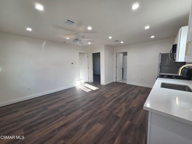 Photo - 22158 Eccles St