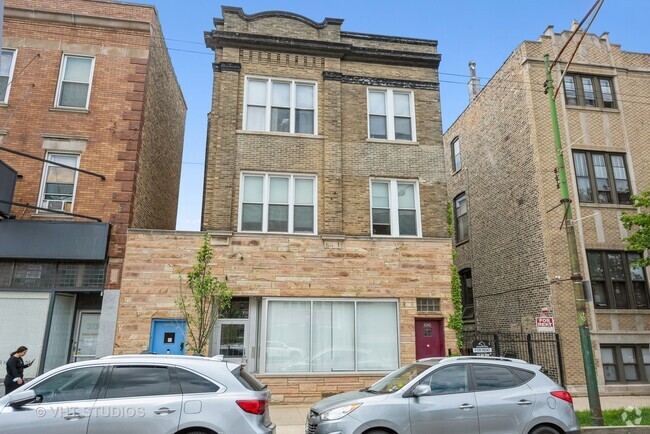 Building Photo - 3040 N Ashland Ave Rental