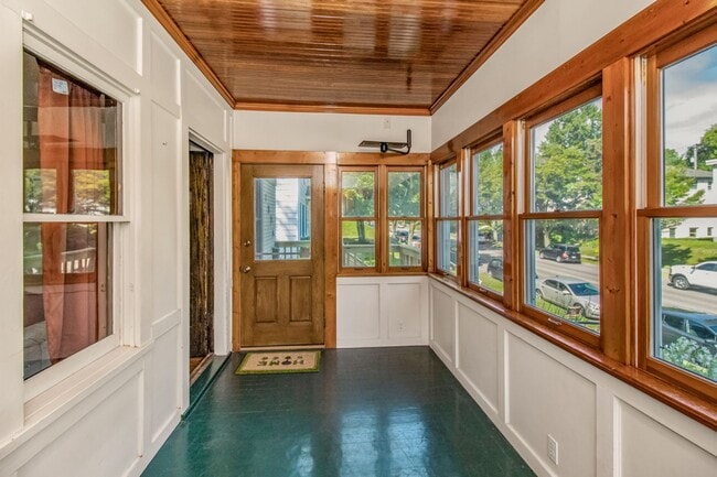 Photo - Wonderful 2 Bedroomed House in the heart o...