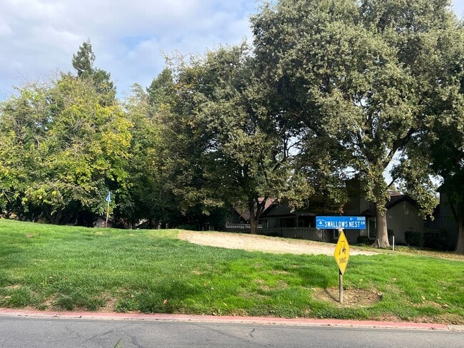 Photo - Spacious Townhome in Swallows Nest Country Club