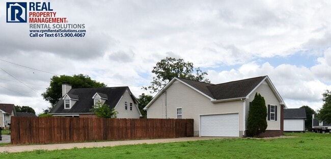 Photo - Adorable 3-bedroom home in Murfreesboro on a corner lot! Attached garage and washer and dryer hoo...