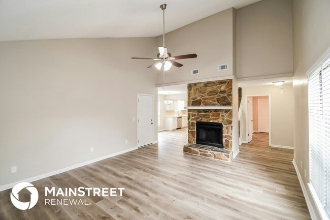 Photo - 6472 Dickens Dr