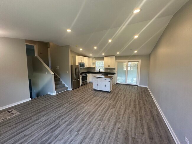 Photo - 1301 Lizabeth Ln