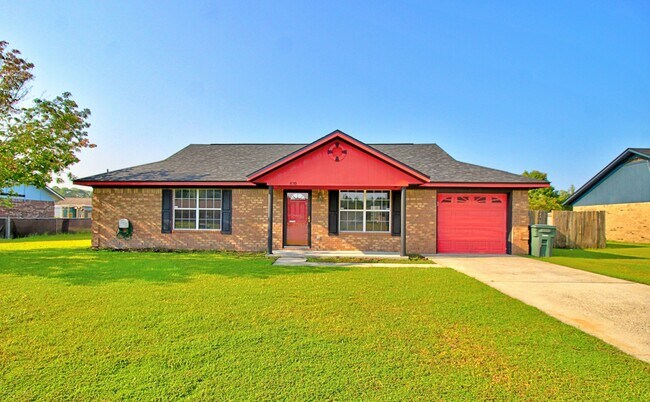 Photo - 850 Lyndsi Ln House