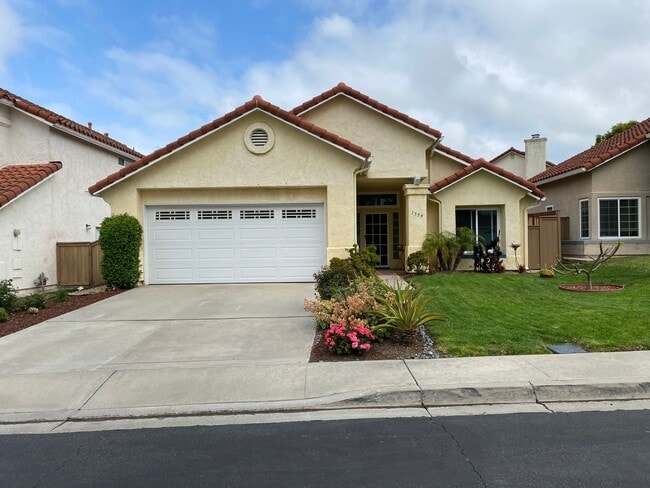 Photo - Beautiful Single Story Home in Shadow-Ridge!