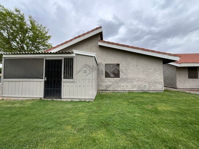 Photo - 405 E Bruce Ave