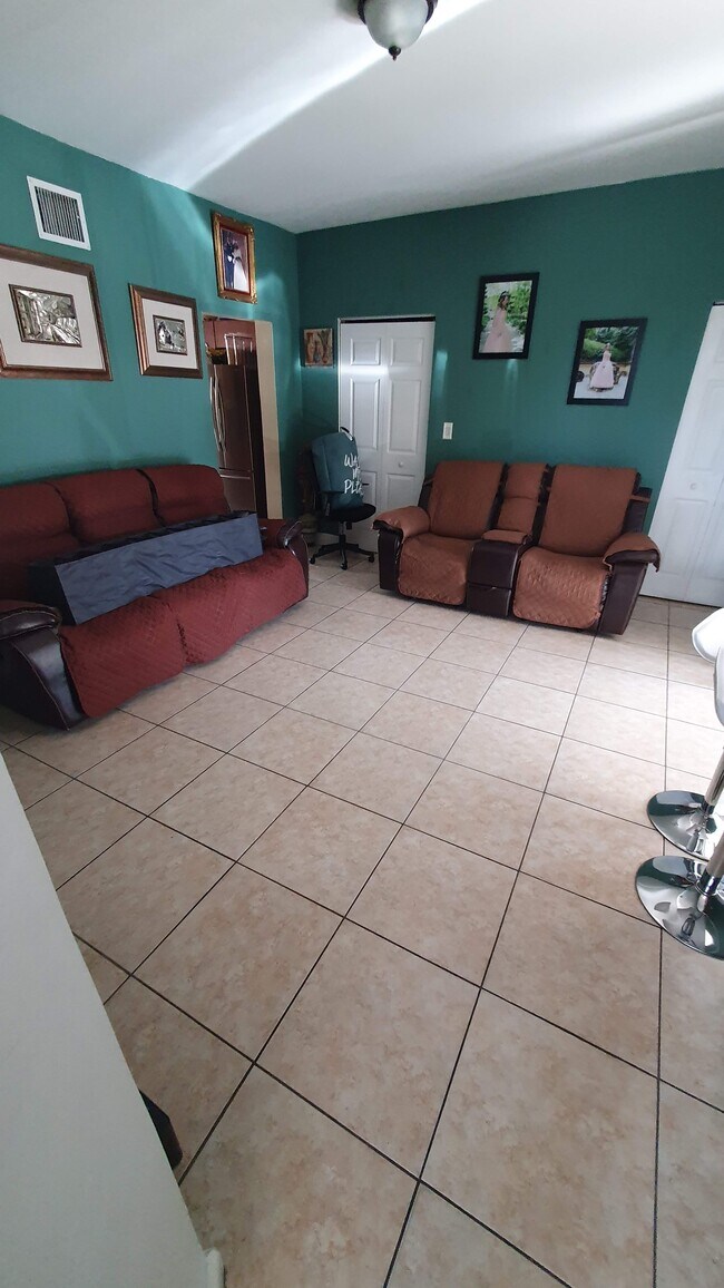 Photo - 1122 SW 17th Ave House