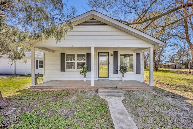 Photo - 4255 State Highway 323 W