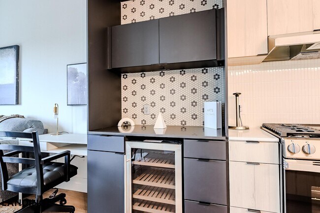 Photo - 2623 Keene St Unidad 517