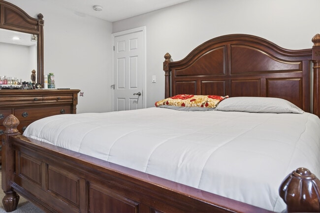 Photo - 80 Algonquin Dr