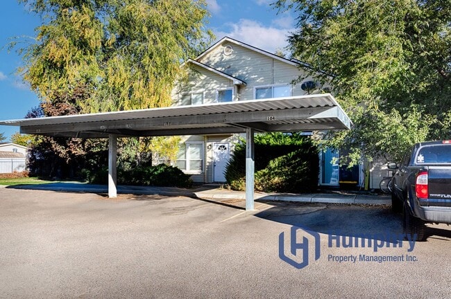 Photo - Nampa Fourplex, 2Bd/2Bth/CP, 930Sqft, near Karcher mall off Caldwell Blvd in Nampa