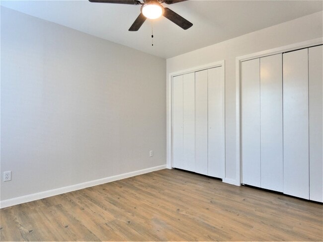 Building Photo - 606 Golfview Dr