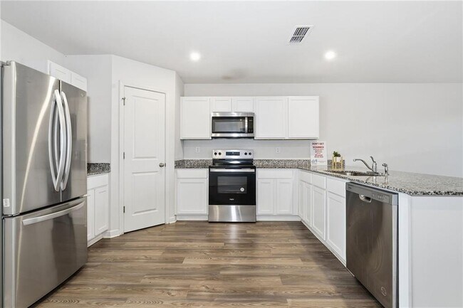 Photo - 564 Pemberton St