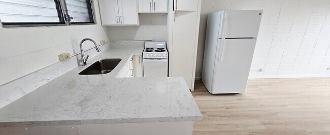 Photo - 909 University Ave Unit 214